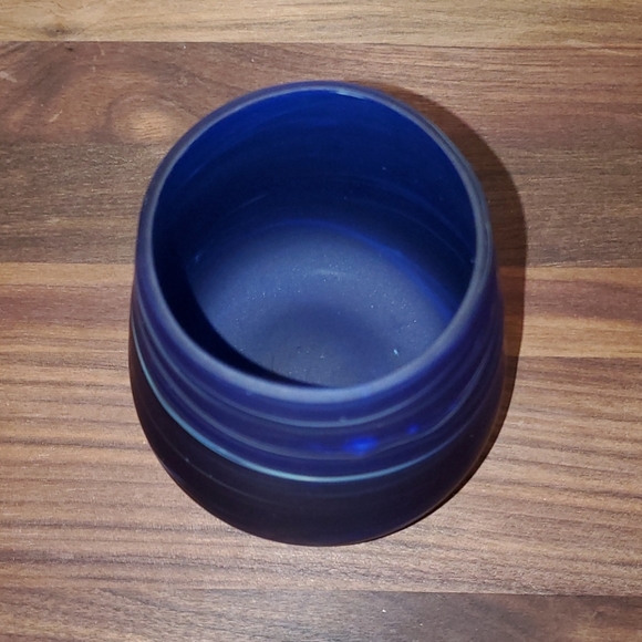 Hand-blown matte wine glass - Picture 2 of 3